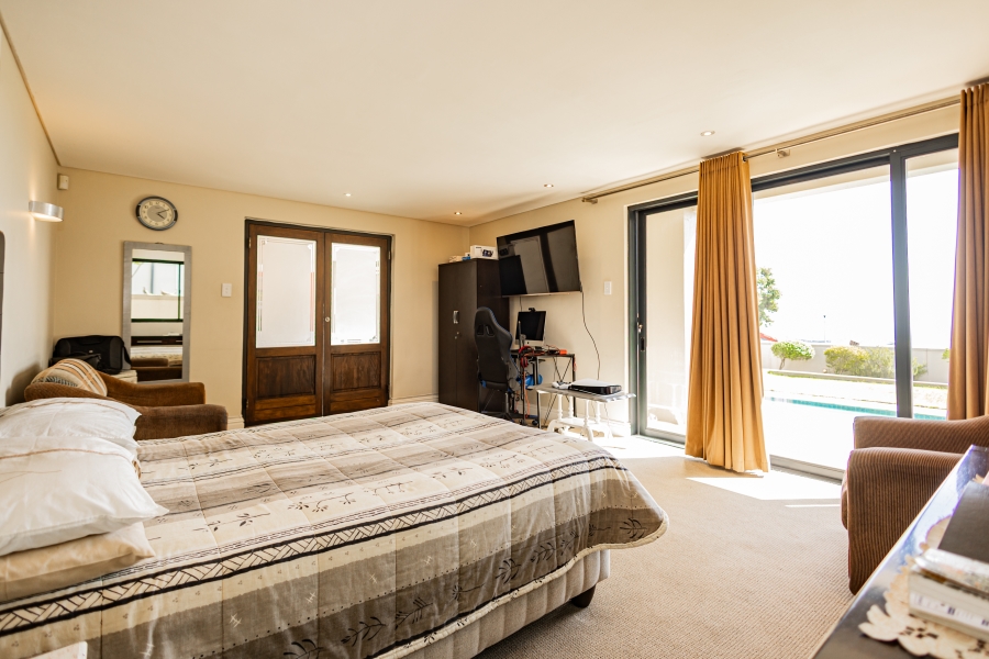 6 Bedroom Property for Sale in Baronetcy Estate Western Cape